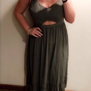 Green key hole maxi dress!!